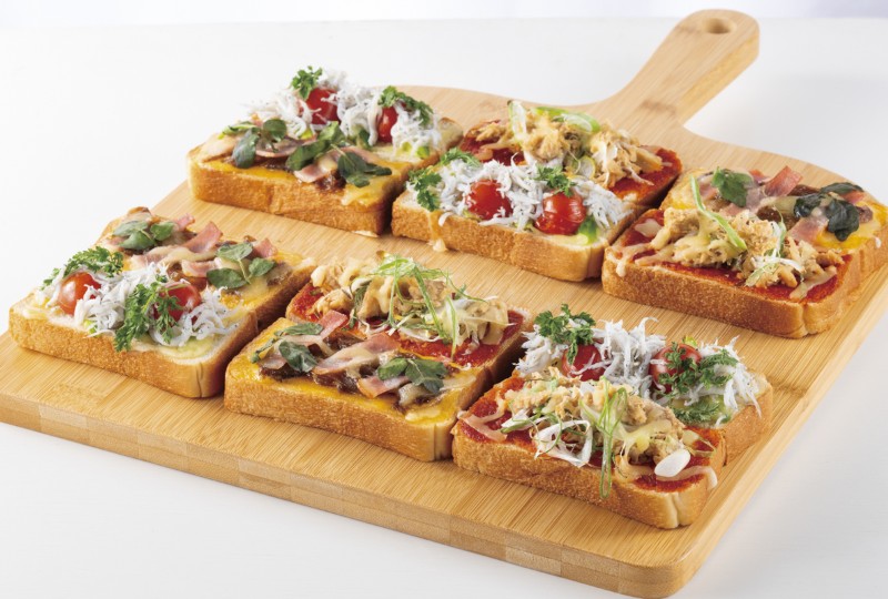 【神戸三宮限定地産地消メニュー】釜揚げしらすの和風ミニピザトースト