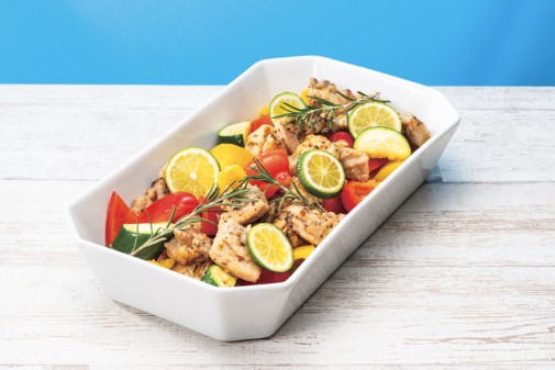 島の香りが広がる チキンと彩り野菜のシークヮーサー風味