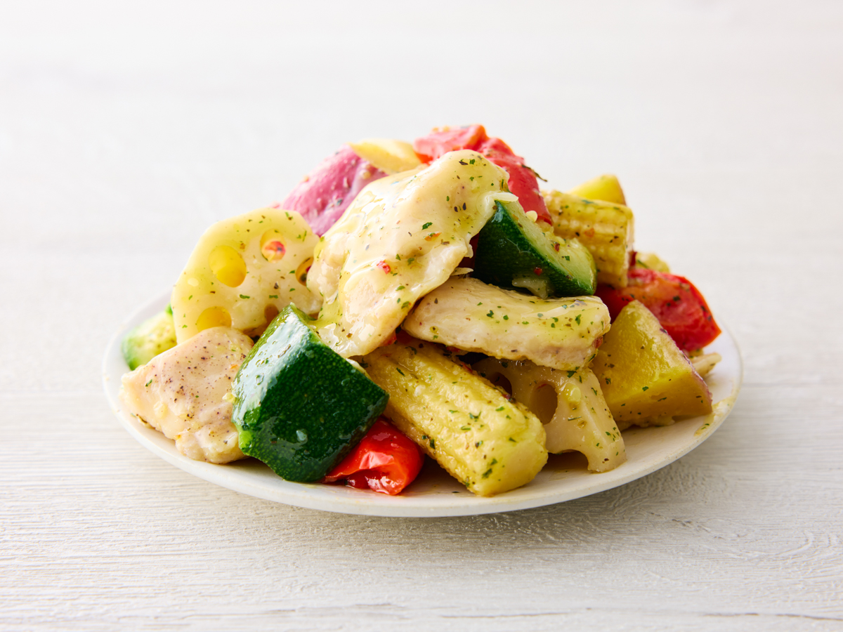 鶏肉とごろごろ野菜のバジルソース