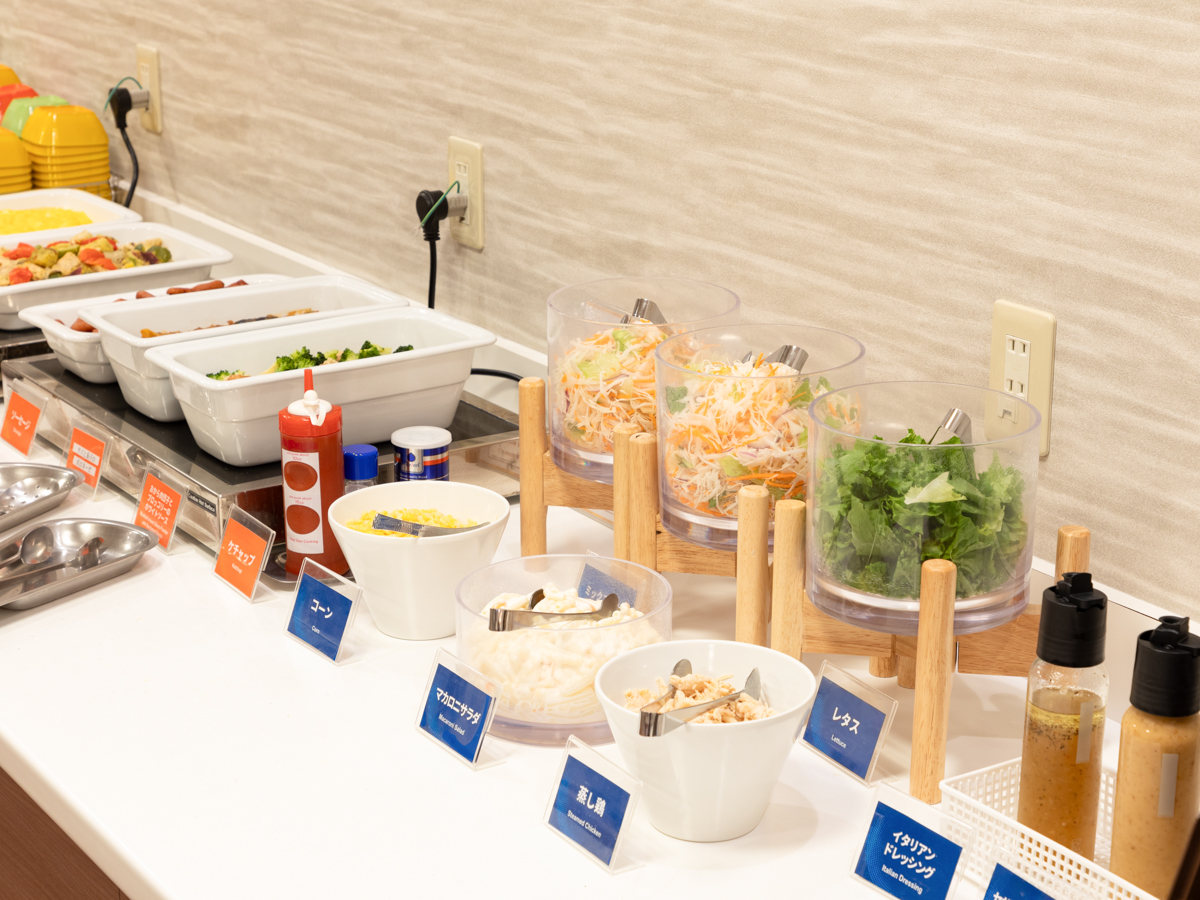 【無料朝食サービス】サラダ提供イメージ