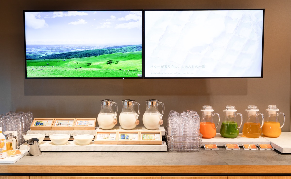 コンフォートホテルERA札幌北口　コンフォートライブラリーカフェ