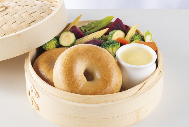 【神戸三宮限定地産地消メニュー】蒸しベーグル＆蒸し野菜 チーズフォンデュソース