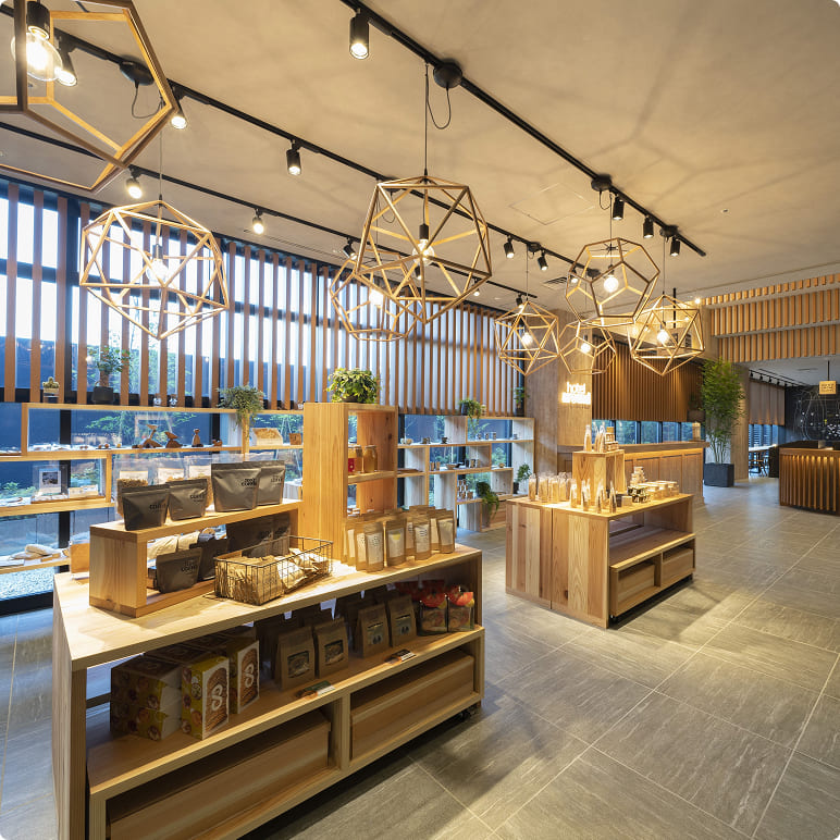 ホテルの中で出会う