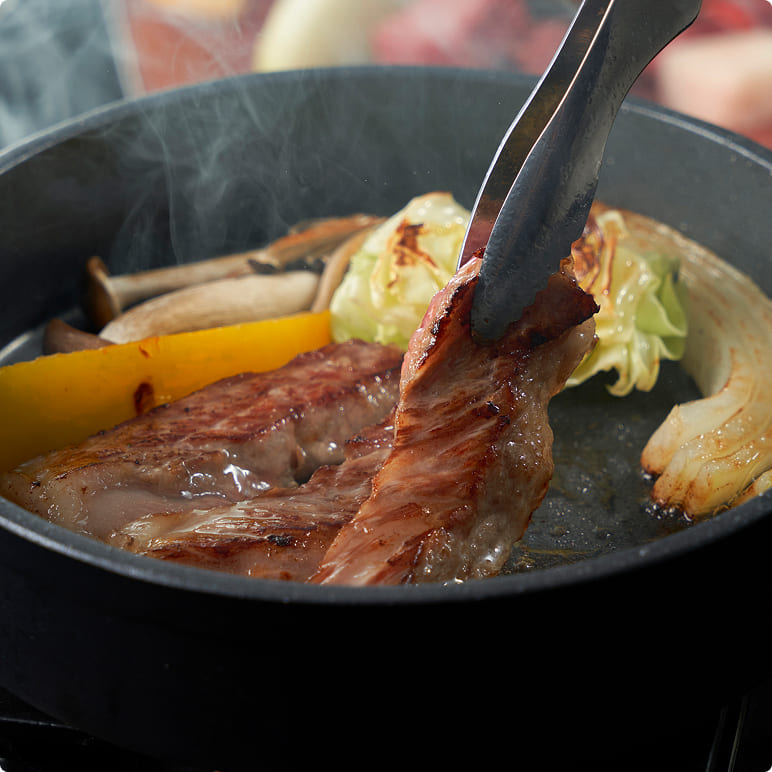 ホテルの中で出会う