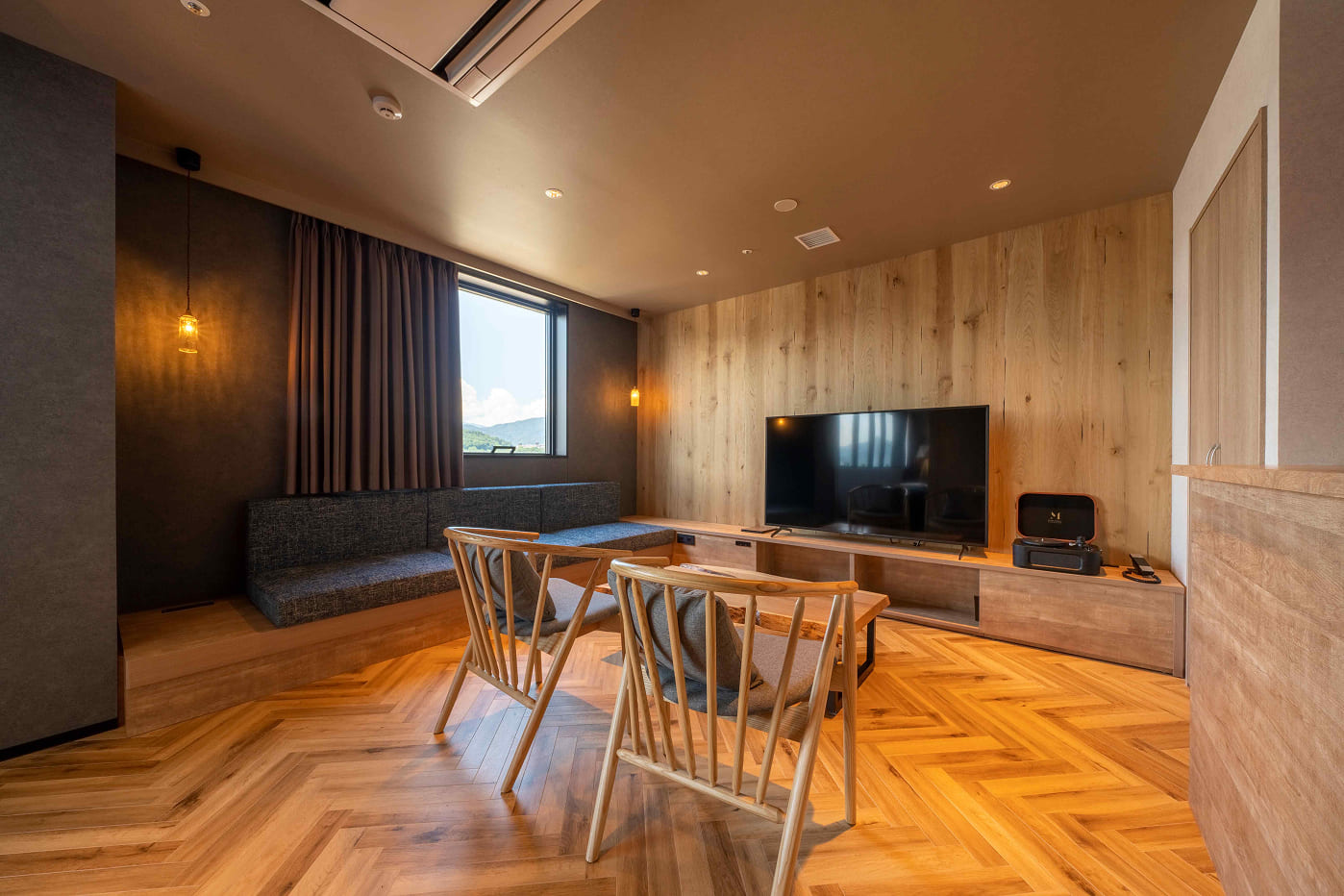 ジ・アラウンドジュニアスイート