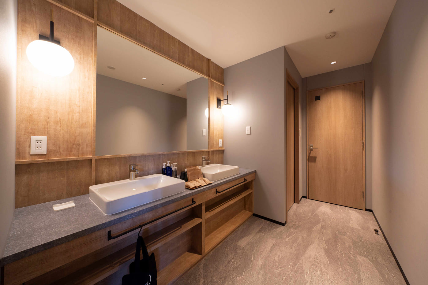 ジ・アラウンドジュニアスイート