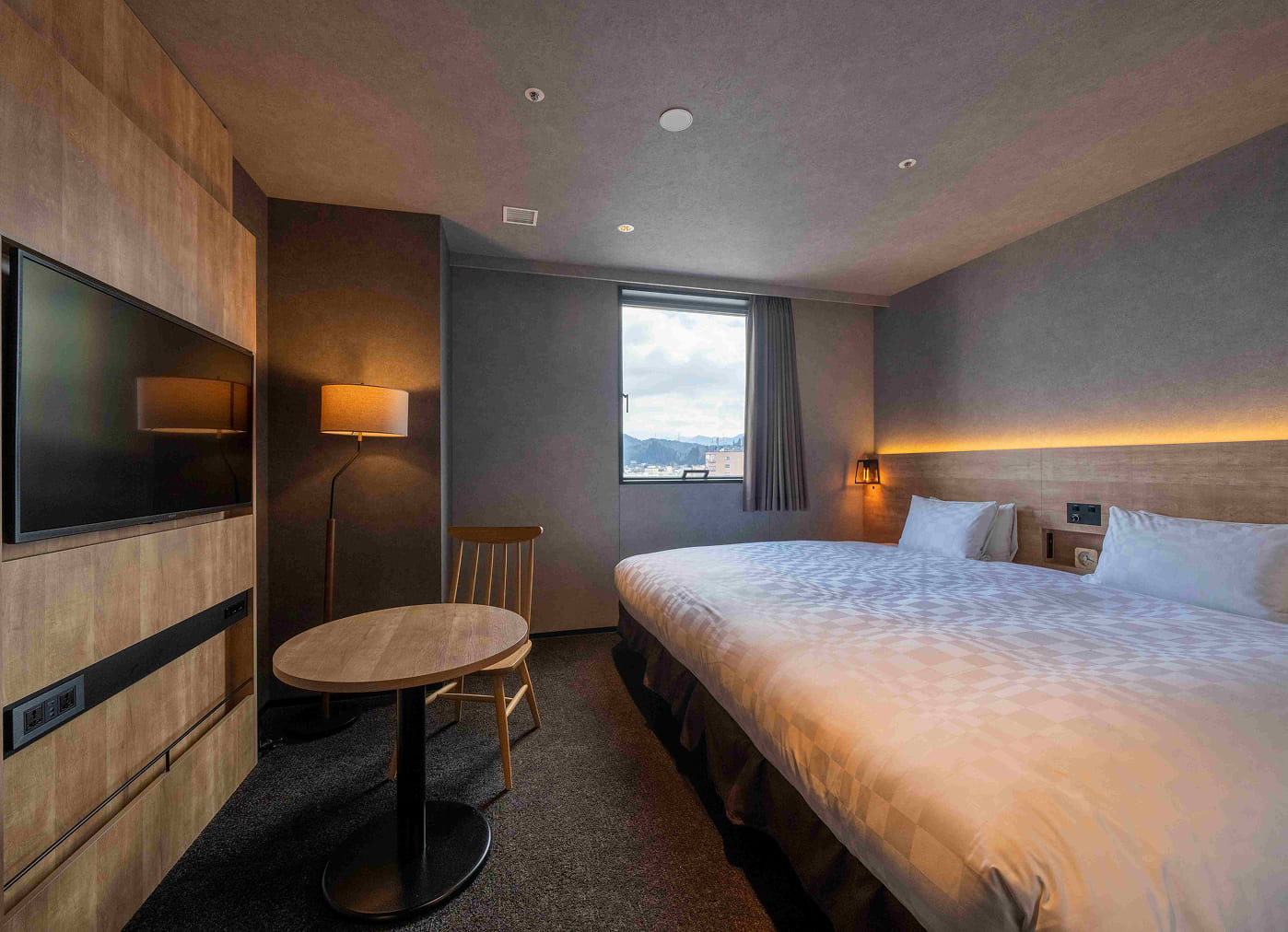 ワイドキングルーム