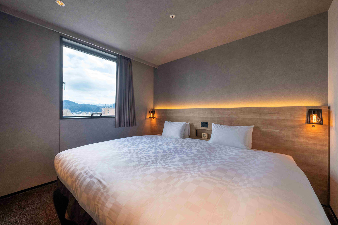 ワイドキングルーム