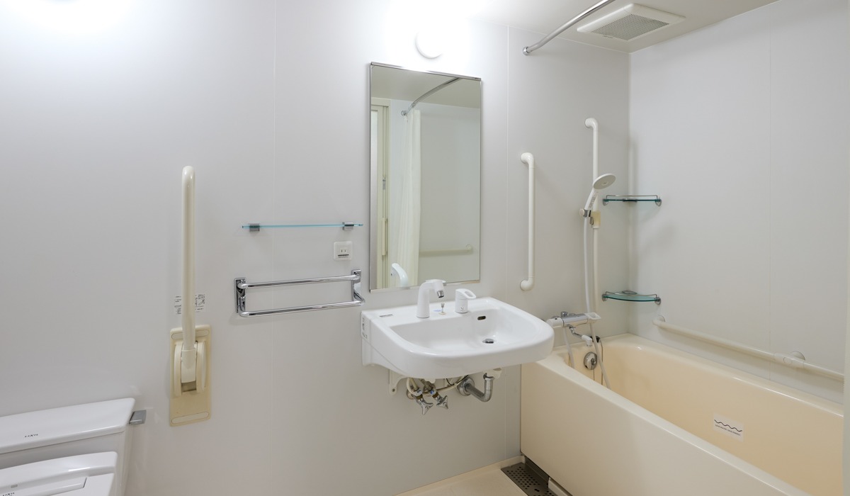 【ユニバーサルルーム】浴室の一例