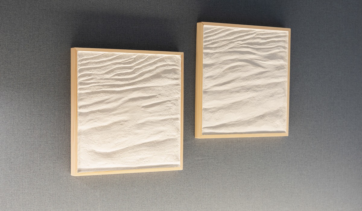 北海道産ホタテを再生したアートが彩る客室