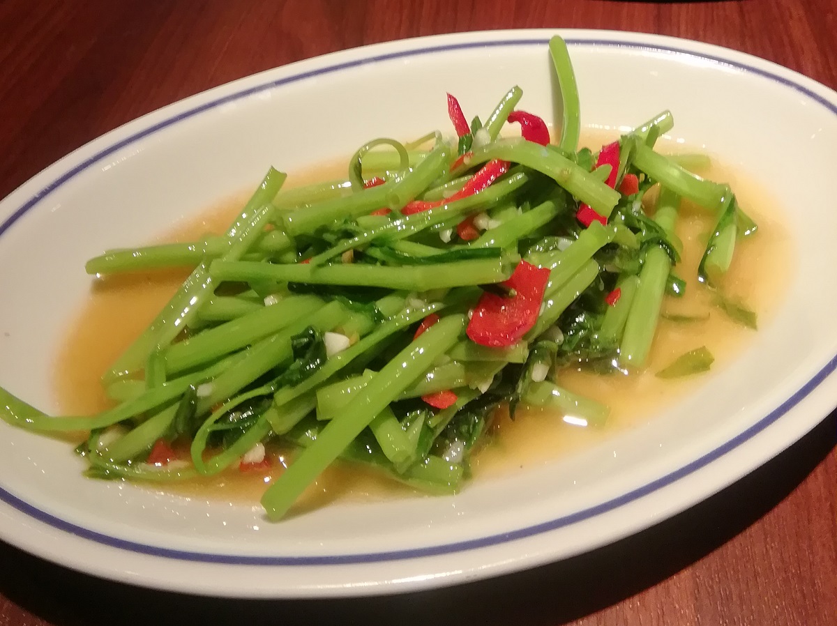 パッドパクプンファイデーン(空心菜炒め物)