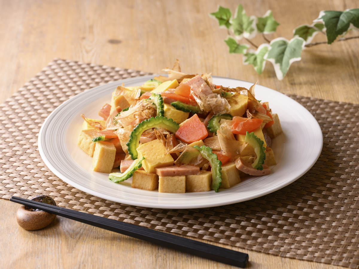 沖縄名物　ゴーヤチャンプルー