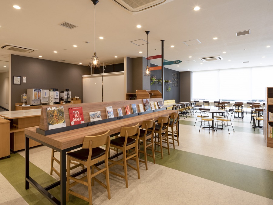 コンフォートホテル大阪心斎橋　Comfort Library Cafe