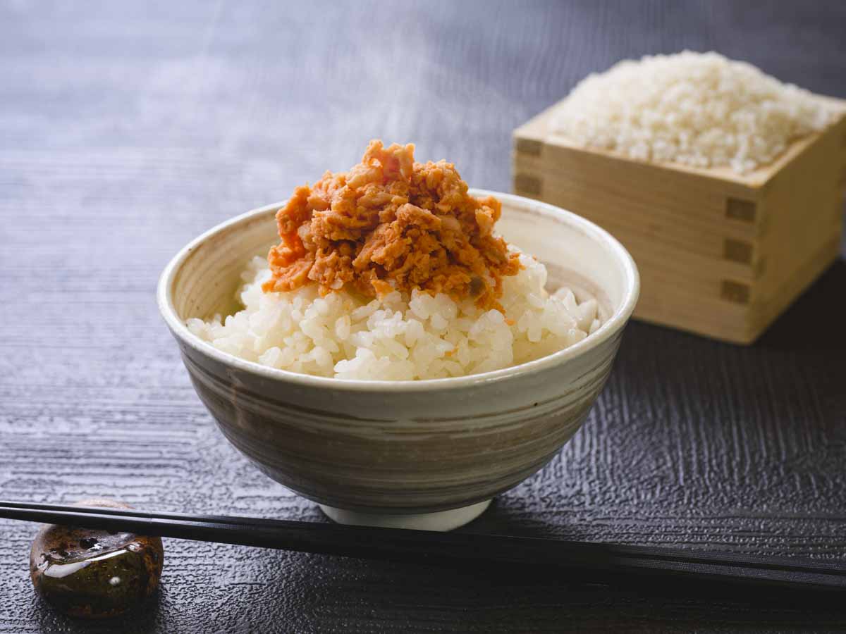 新潟県産コシヒカリと鮭フレーク