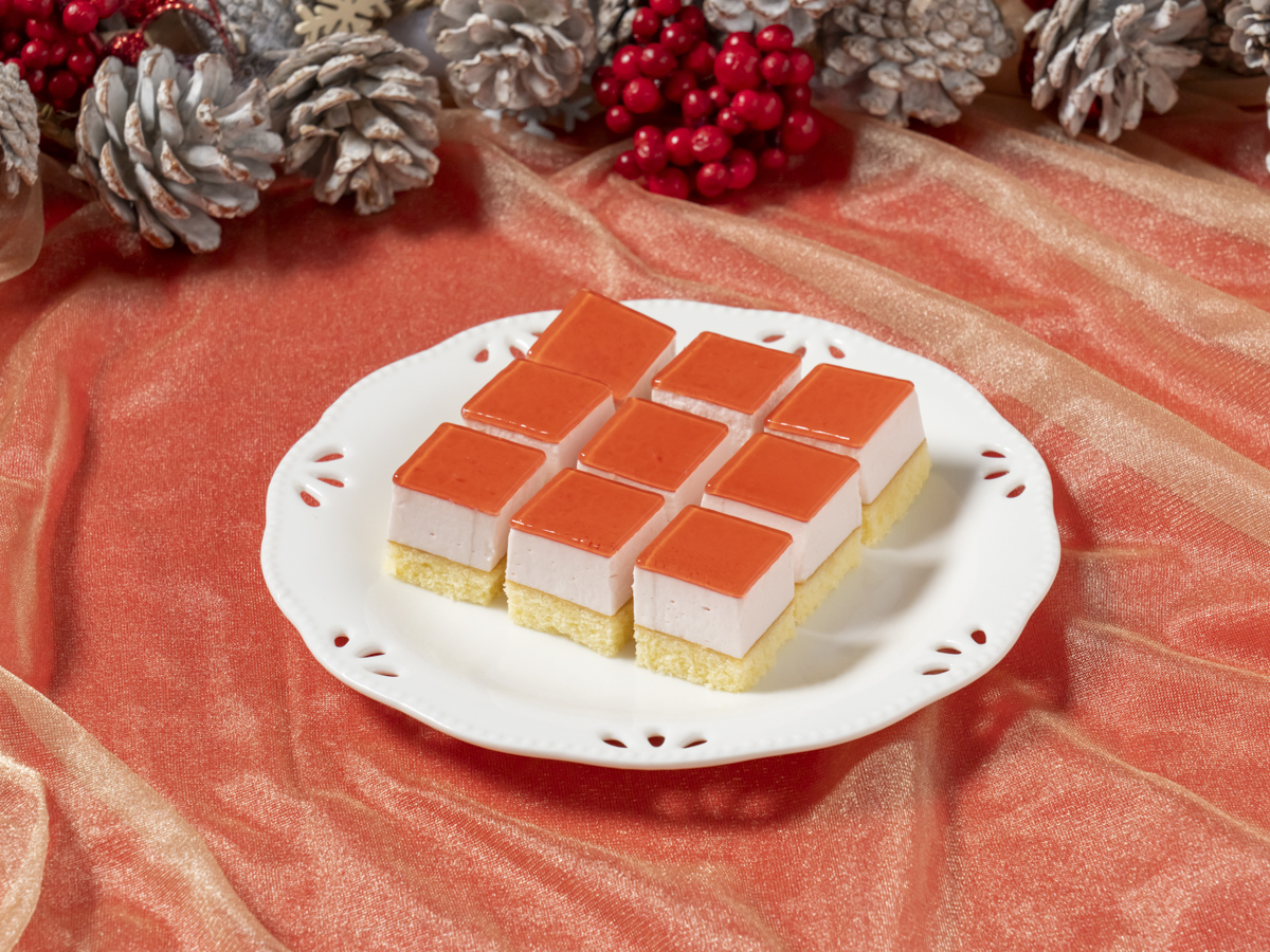 イチゴムースのケーキ