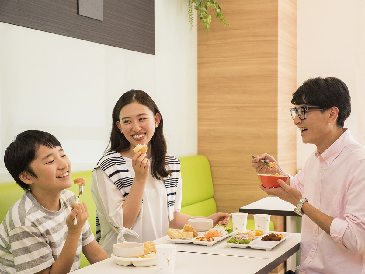 お子さまと無料朝食