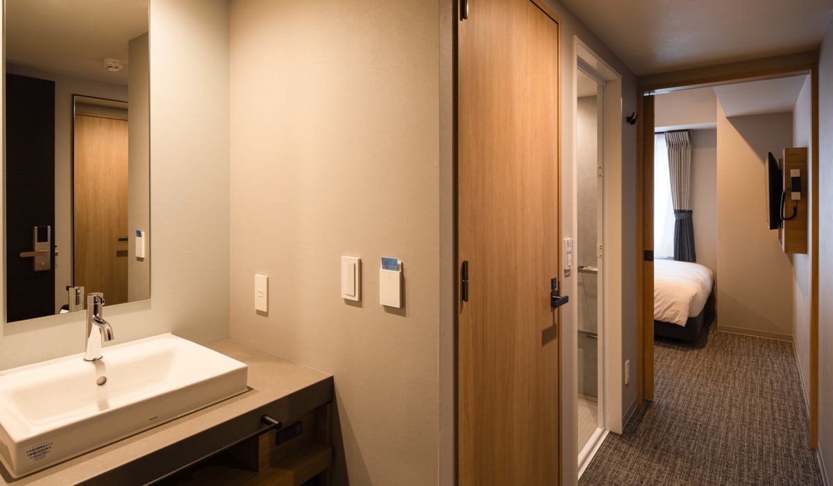 広々洗面台で、ヘアメイクもスムーズ