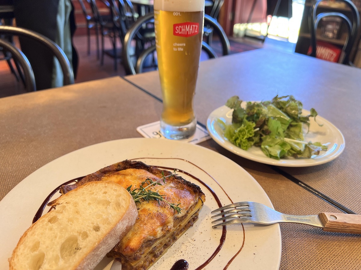 SCHMATZ 自家製ラザニア ドイツビール
