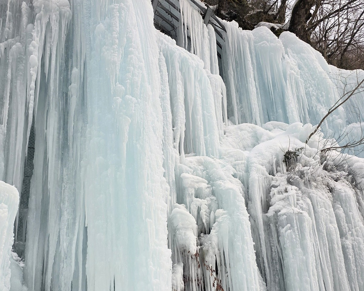 飛騨大鍾乳洞「氷の渓谷」