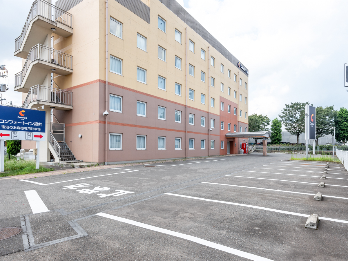 コンフォートイン福井　駐車場