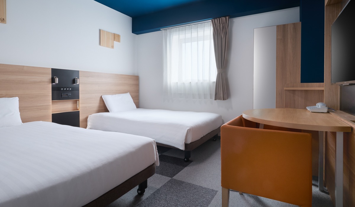 2026年3月リニューアル【ツインエコノミー】123cm幅のベッドを設置◆ふたりでもゆったり