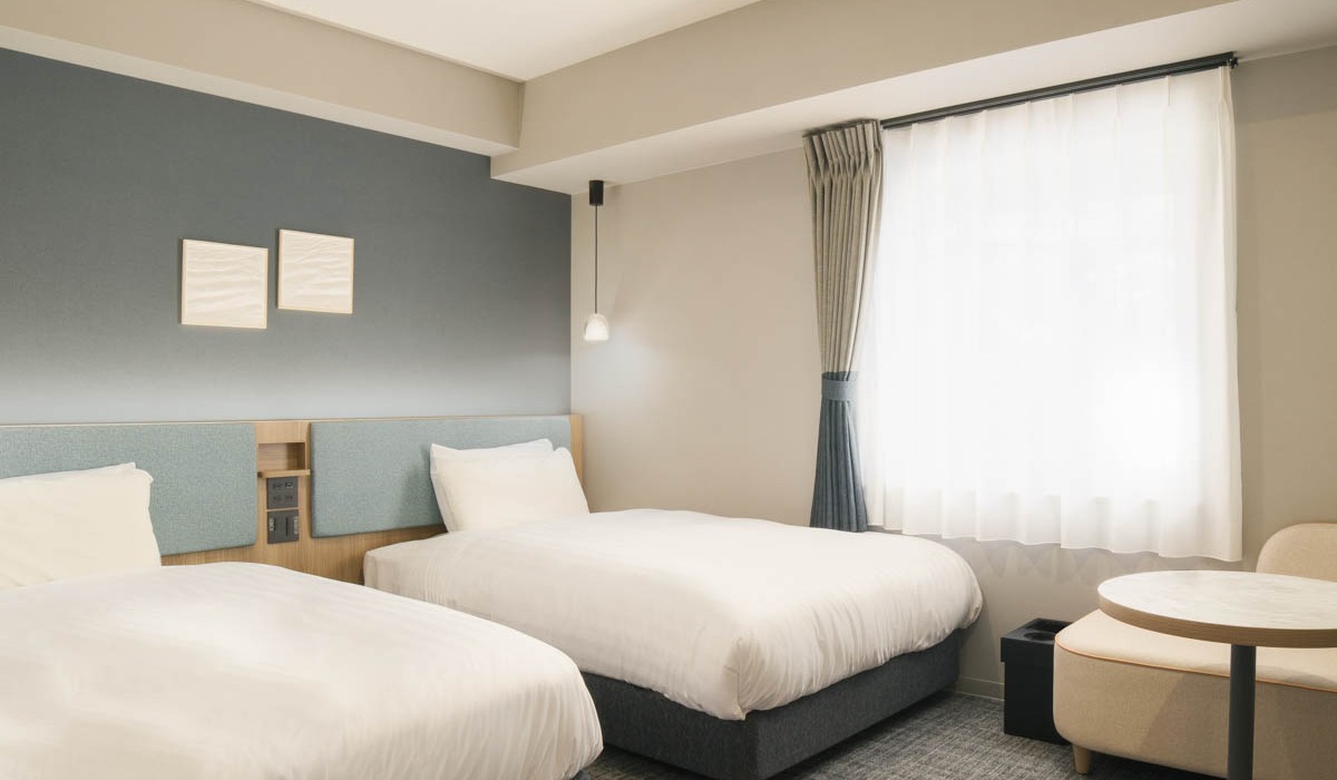 ツインスタンダード