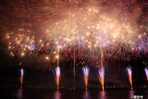 諏訪湖祭湖上花火大会